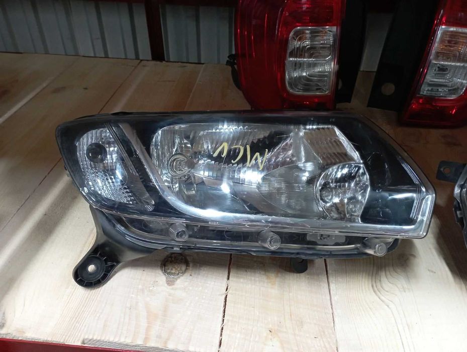 Фара Ліва/Права Renault Dacia Logan 2