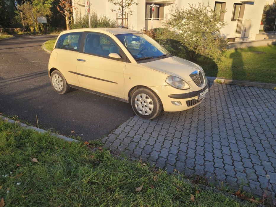 Lancia Ypsilon