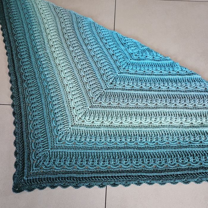 Chusta robiona ręcznie na szydełku rękodzieło Handmade