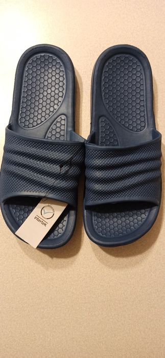 Klapki basenowe rozmiar 42