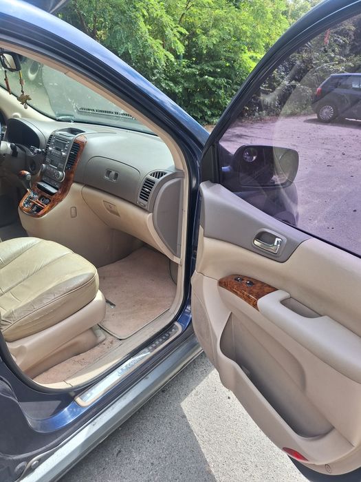 KIA Carnival Grand Limousine