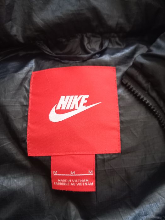Продам микропуховик Nike