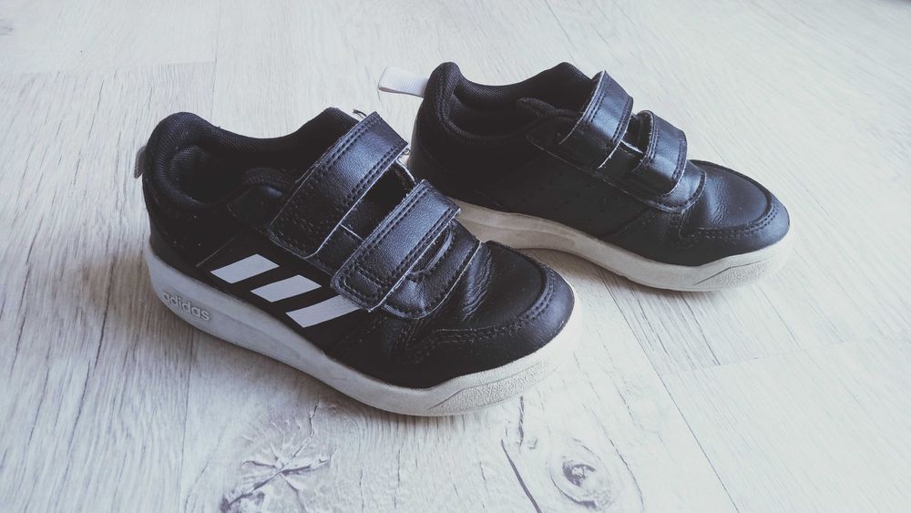 Buty Adidas r. 28 Długość wkładki 18 cm