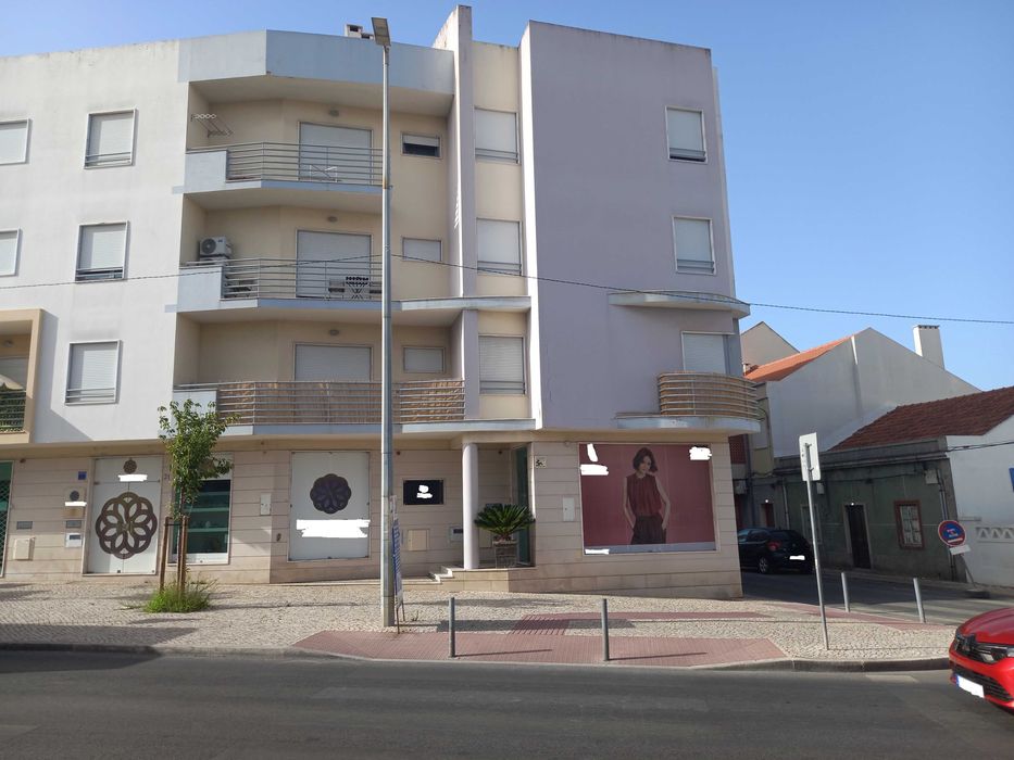 Imóvel T2 Baixa da Banheira, Rua de Angola 1
