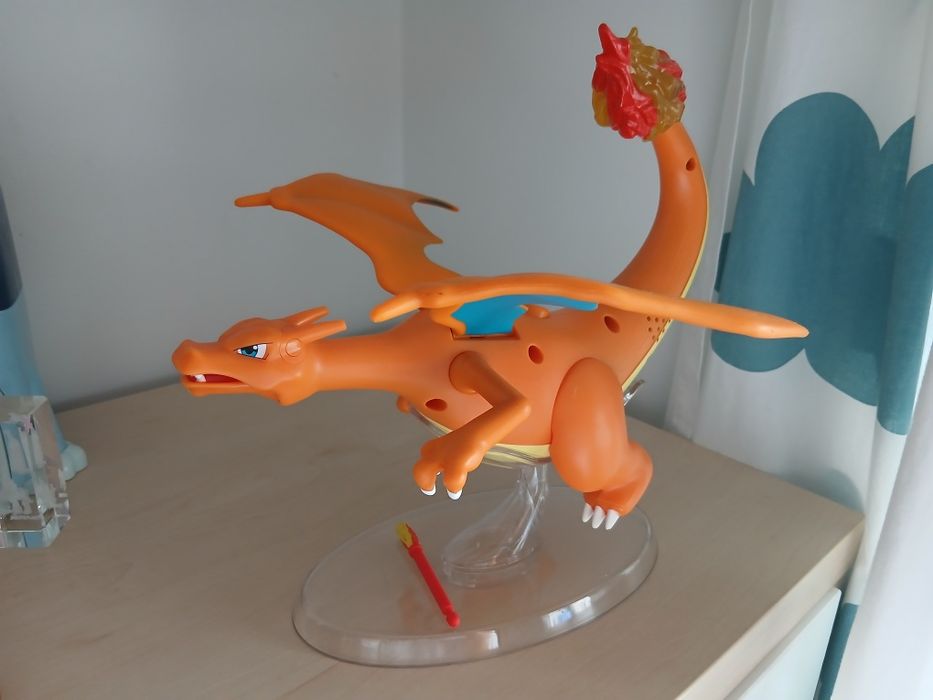 Charizard Electrónico