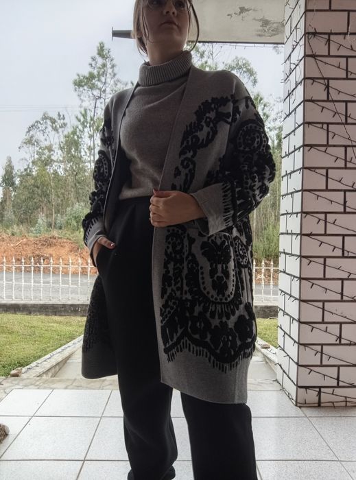 Casaco com detalhes em veludo