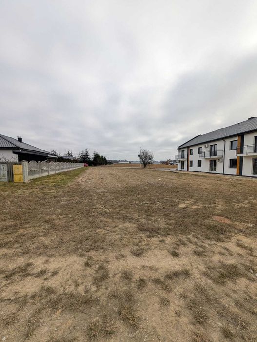 Działka na sprzedaż