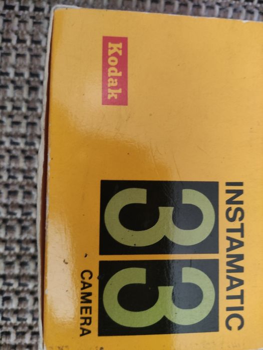 2 Vintage Instamatic Cameras – Kodak 33 and Agfa 10864297693526786124
