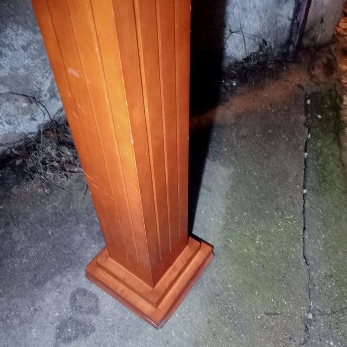 Coluna de madeira