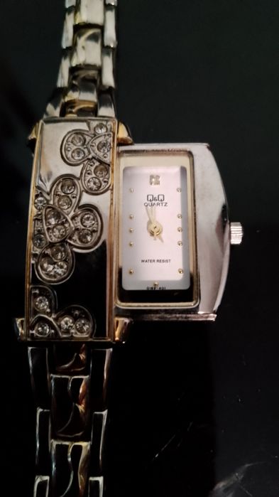 Часы-браслет Q*Q оригинал, на тонкое запястье 15 см