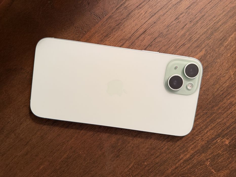 Vendo Iphone 15 plus verde menta
