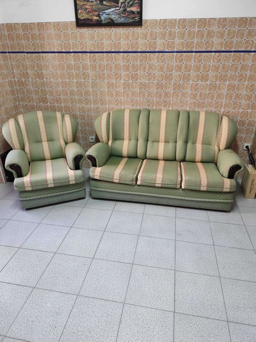 Conjunto Sofá-Cama + Poltrona