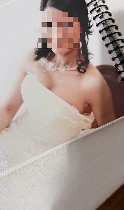 Vestido de Noiva Pronovias (2007/2008) ,modelo  elegante e intemporal, usado apenas uma vez e em muito bom estado.