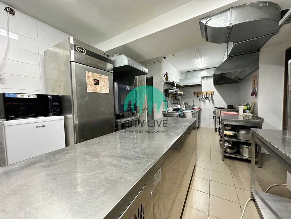 Продаж комерційного приміщення в центральній частині міста(60)