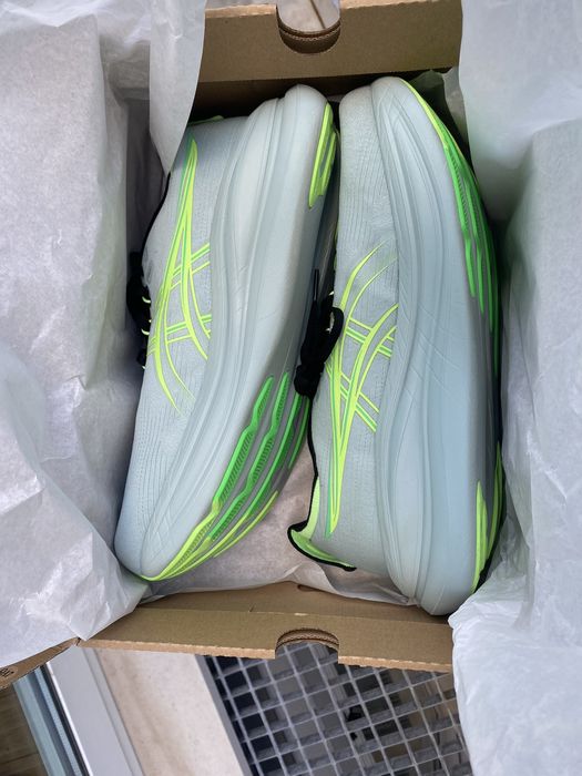 ASICS Gel Nimbus 28 — EU 44,5 — Como Novas (1 uso)
