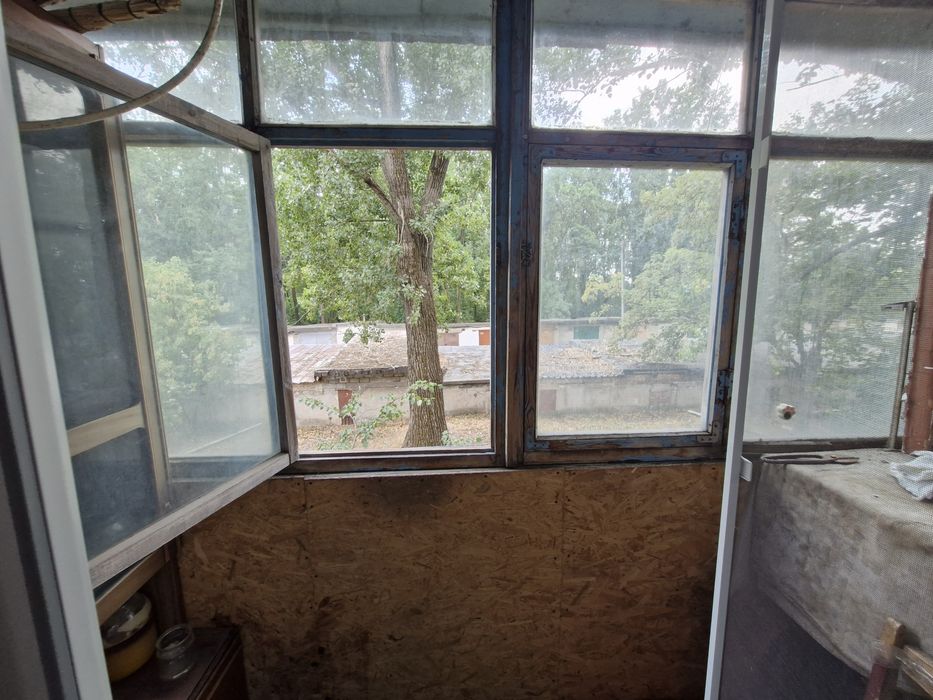 Продаж 4-х кімнатної квартири. Військове містечко 33.