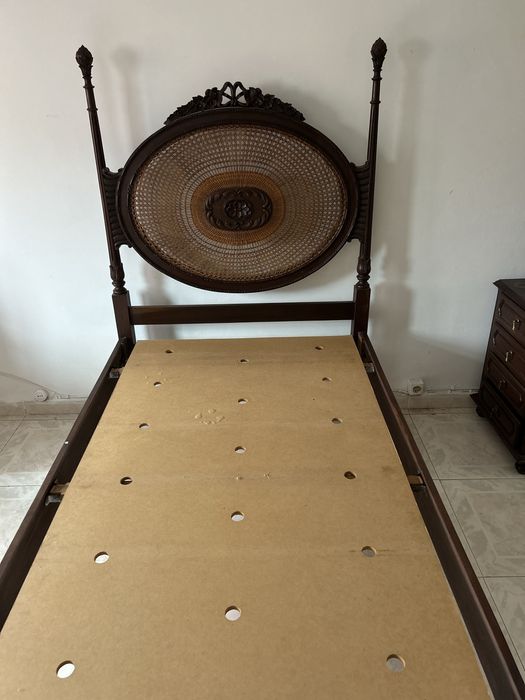 Cama de solteiro com colchao