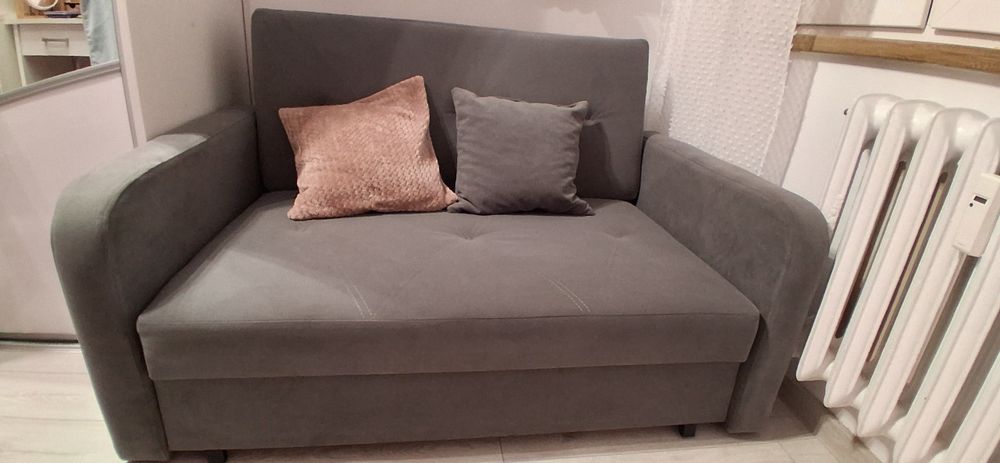 Sofa rozkladana  w kolorze szarym