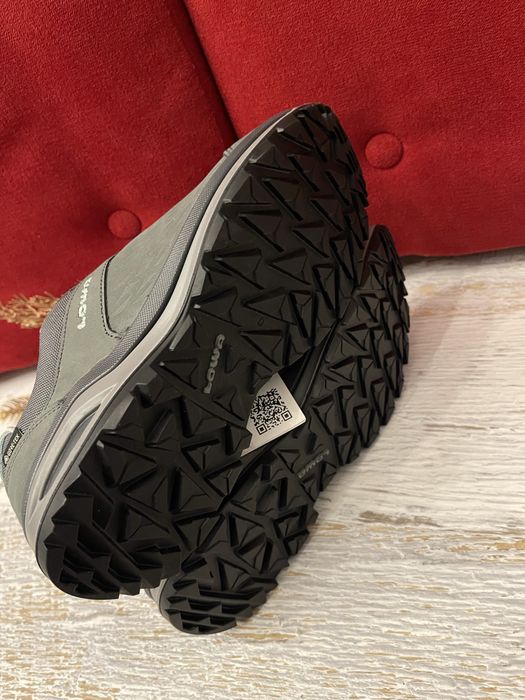 Lowa,Gore-Tex,оригінал,із натурального нубука,розмір 39.Читаємо оголош