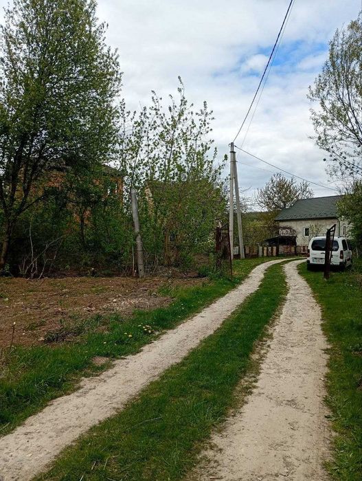Продам земельну ділянку в с. Клузів, Івано-Франківська ТГ.
