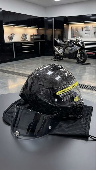 Capacete Exo-R1 Evo II Onyx Carbon Air Solid NOVO