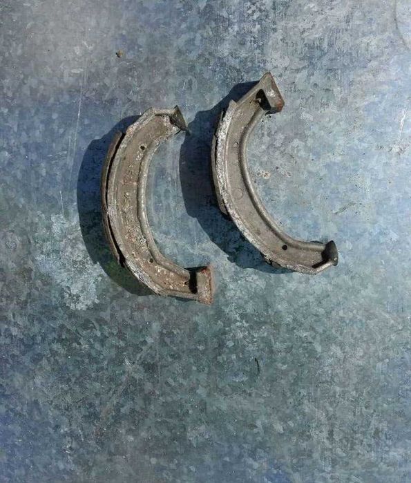 Тормозные колодки мотоцикла МТ 10