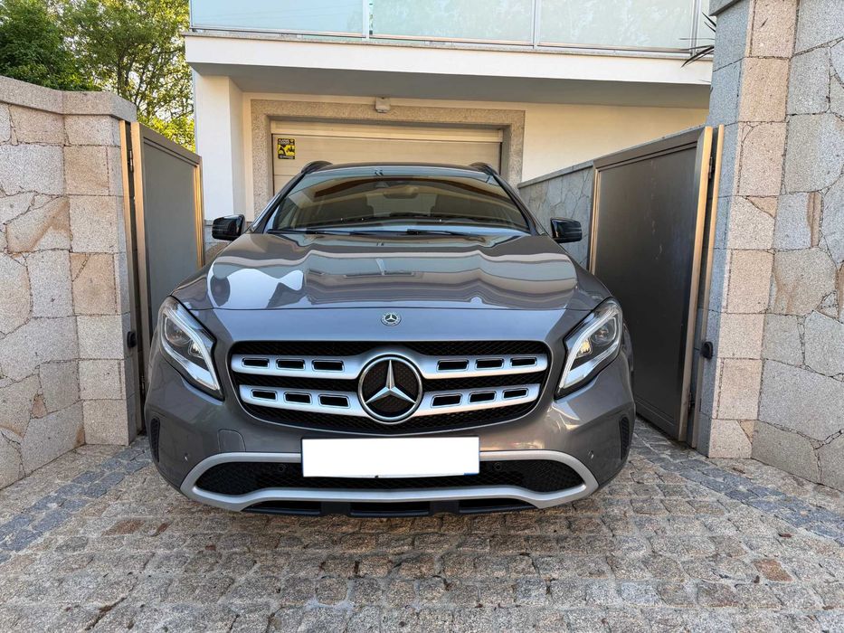 Mercedes -Benz GLA 180d Peak Edition