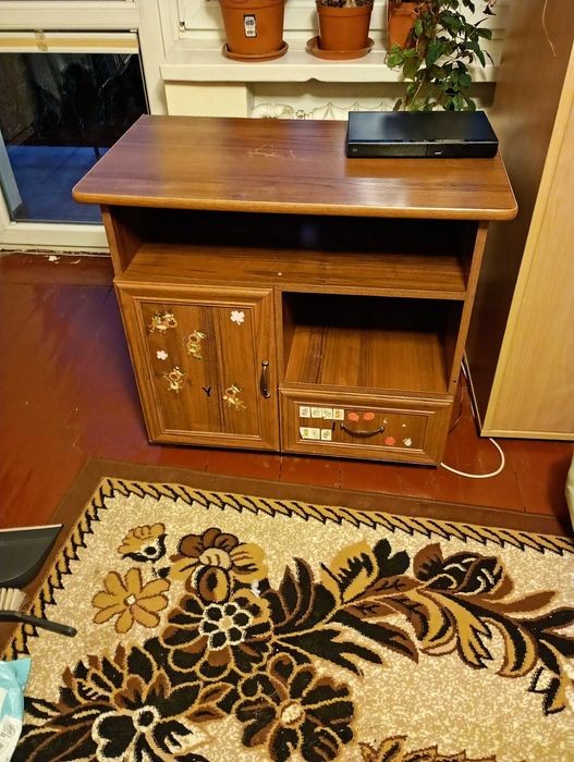 stolik pod telewizor