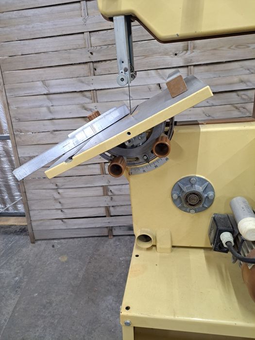 Piła taśmowa, banzega