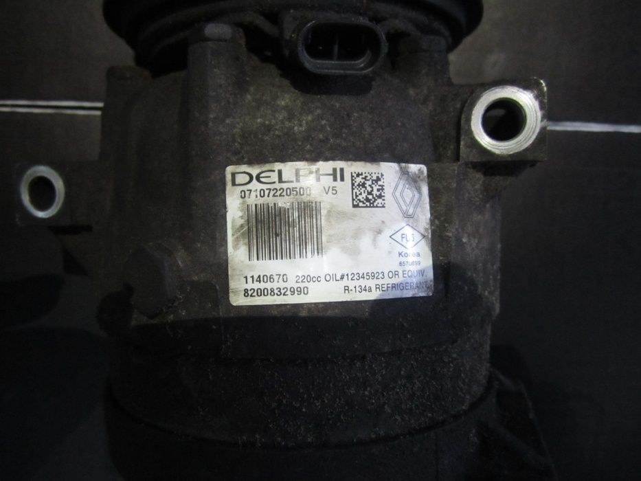 pompa klimatyzacji Vivaro 2,5 tdi Delphi