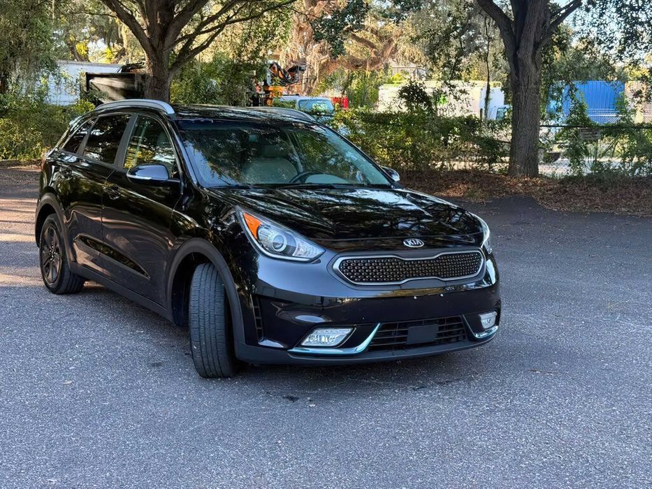 Kia Niro Hybrid      2018