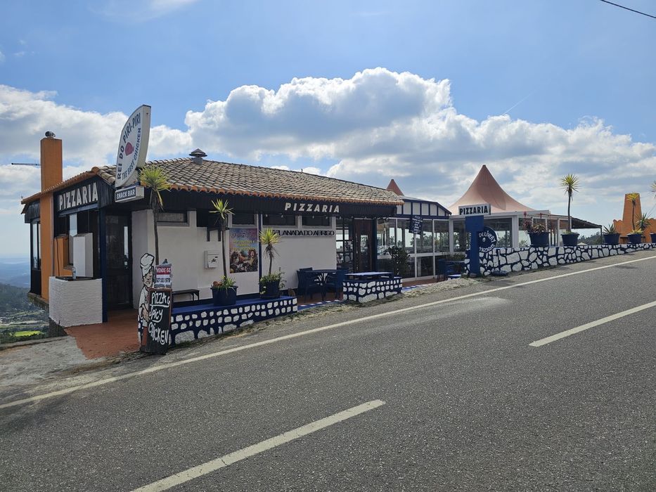 Restaurante pizzaria.