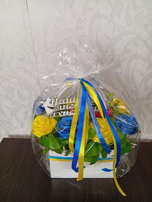 Композиції з атласної стрічки