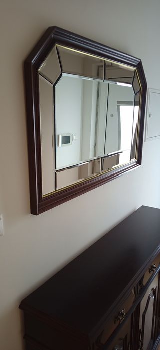 Aparador com espelho