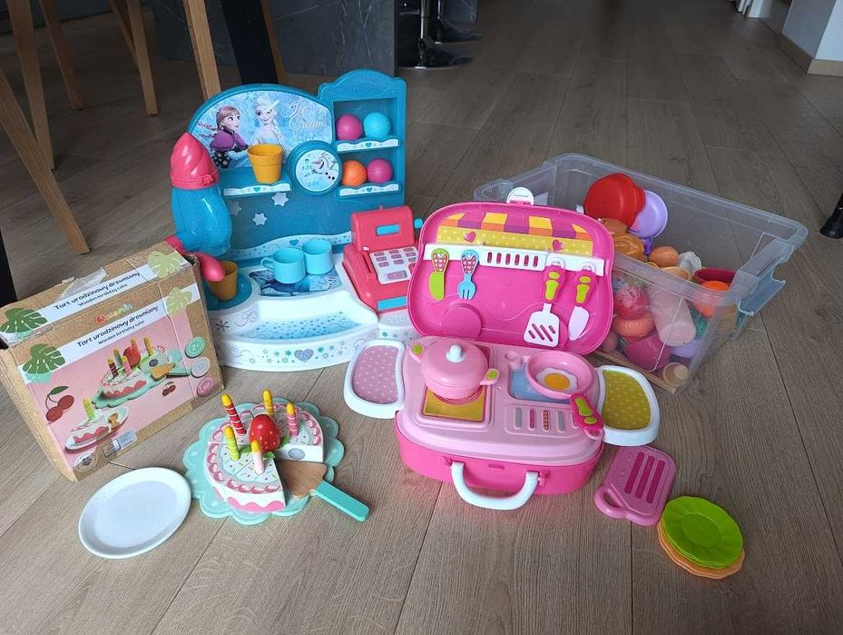Zestaw zabawek dla dziewczynki