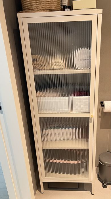 Jysk vitrine with glass