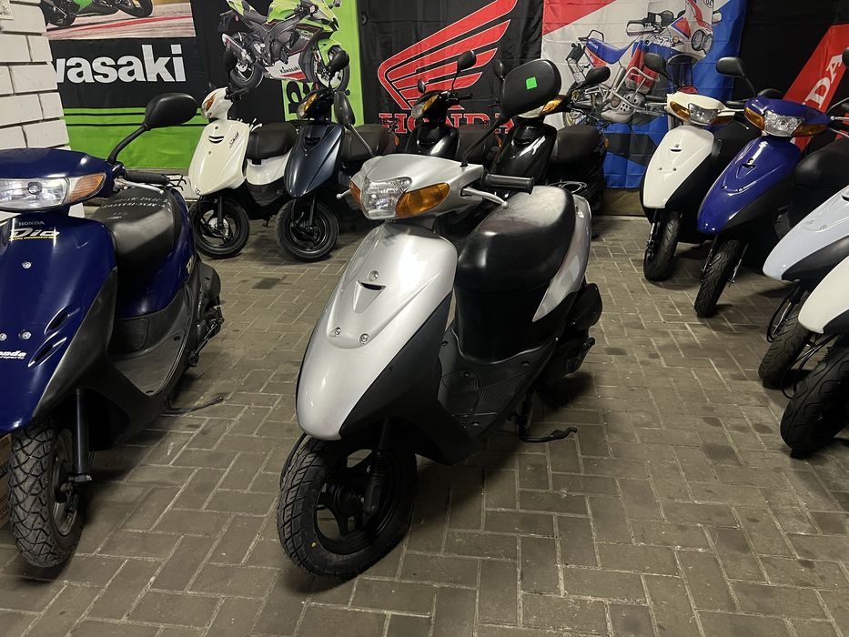 скутер suzuki стан дуже гарний без пробігу по украні з контейнеру