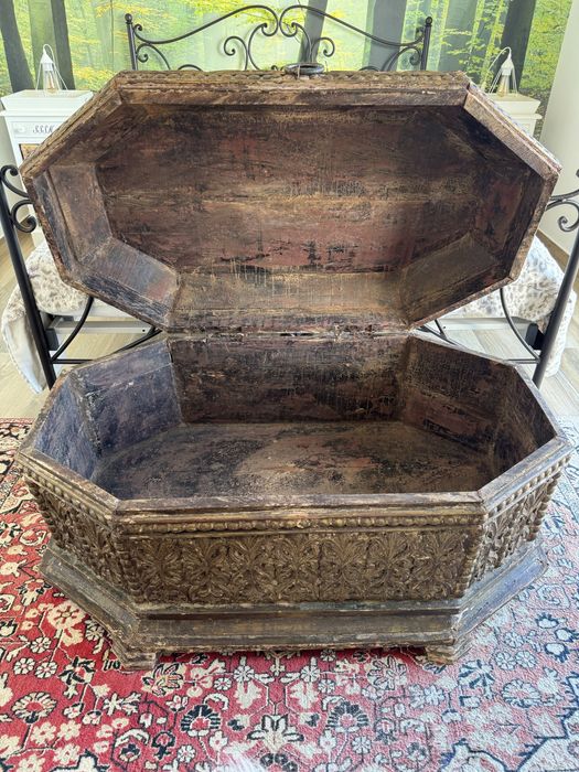 Baú de casamento antigo. Antique wedding case