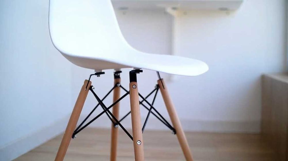 Стулья белые кухонные обеденные / Стул для кухни на деревянных ножках