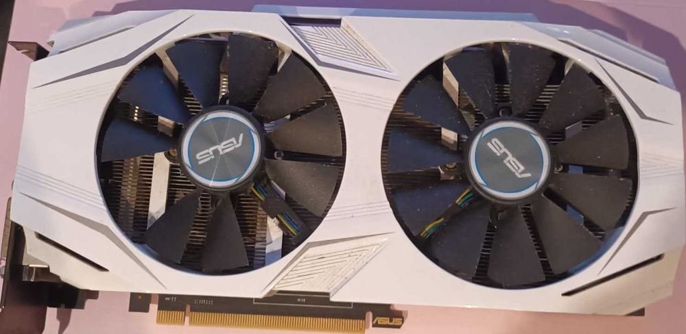 Placa gráfica ASUS Dual GTX 1060 OC com dano