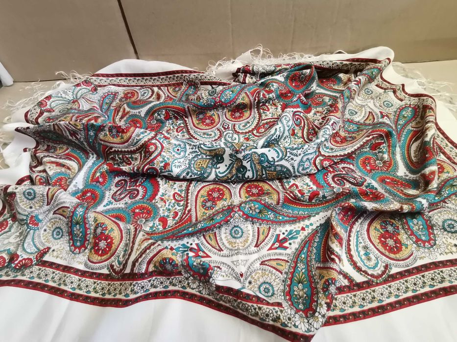 Хустка, платок. Продам.