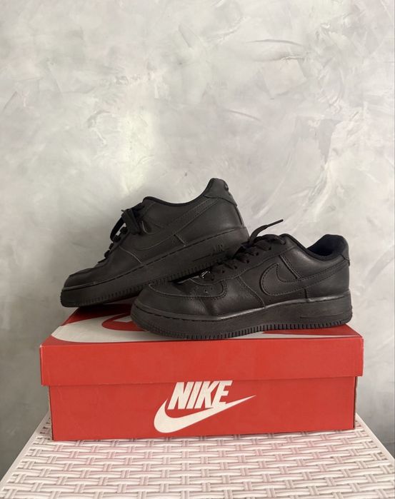 Кросівки жіночі Nike Air Force Black