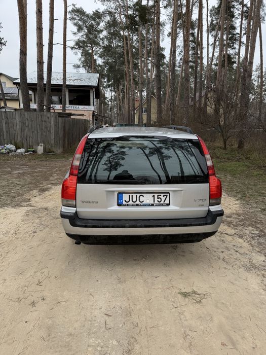 Volvo XC 70 2.4 дизель механика 2004 год