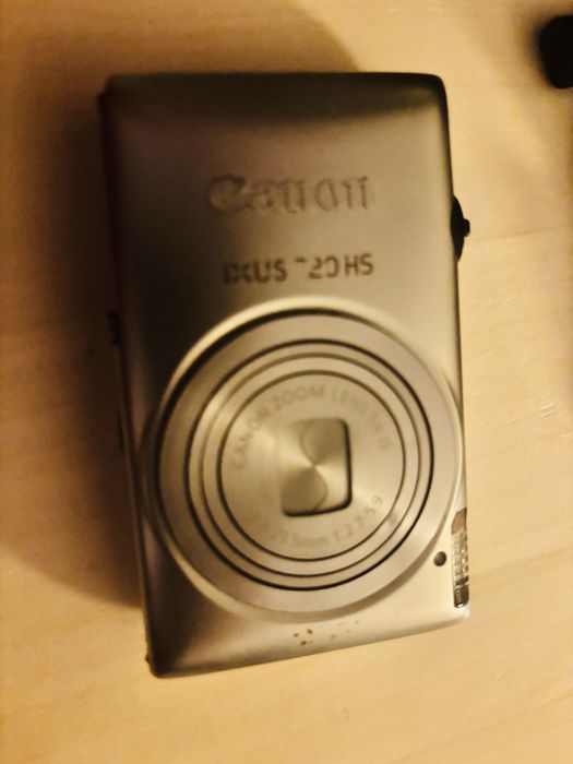 Canon IXUS 220HS