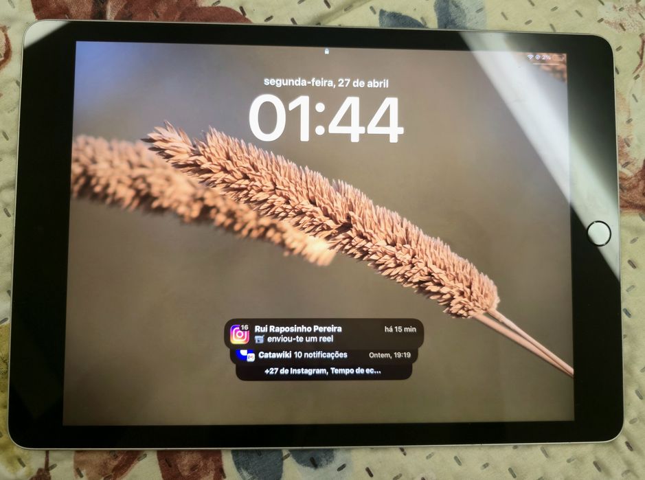 iPad 10ª Geração + Pencil + Teclado ZAGG | Setup Completo