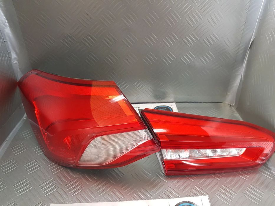 Farolim esquerdo  Ford Focus geração 4 modelo 2018-2022 em carro