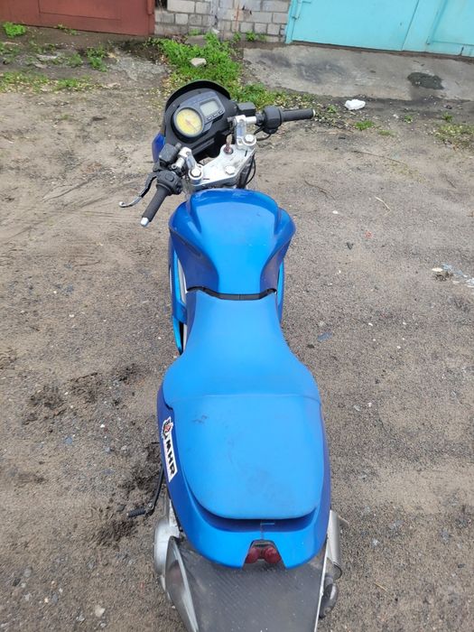 Скутер мотоцикл Gilera DNA на ходу