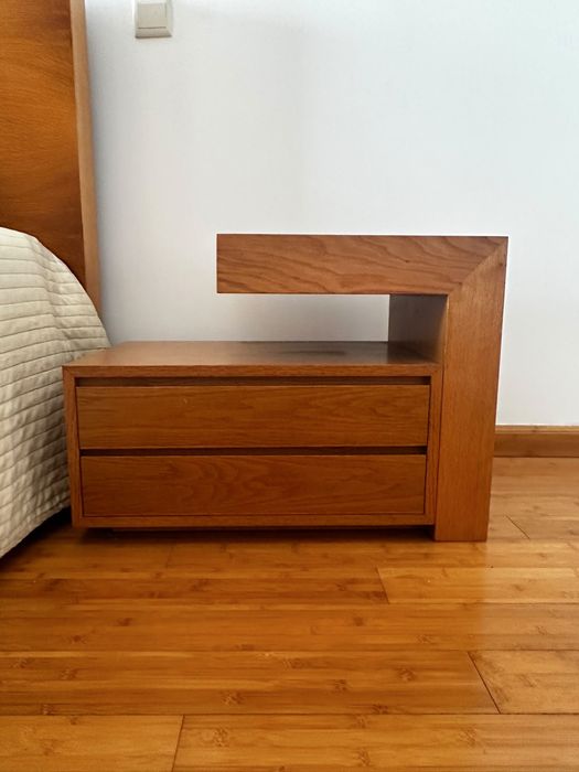 Mobilia de quarto de casal em Carvalho
