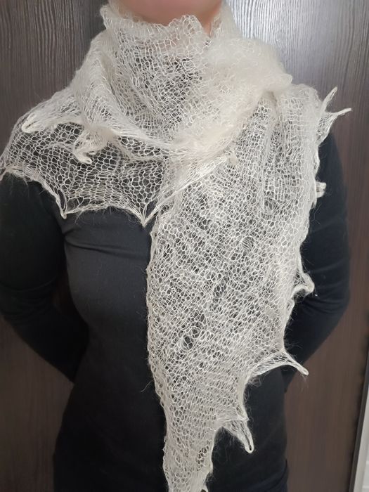 Ажурна пухова хустка «Павутинка» ручної роботи з 100% овечого пуху