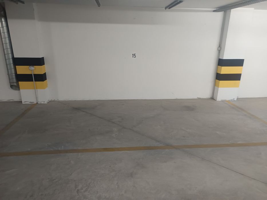 Lugares de garagem para alugar em Sesimbra